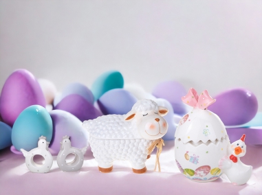 EASTER CONTAINERS, CERAMICS AND RESIN BASKETS