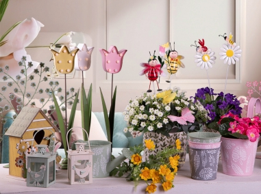 SPRING/SUMMER DECORATIONS